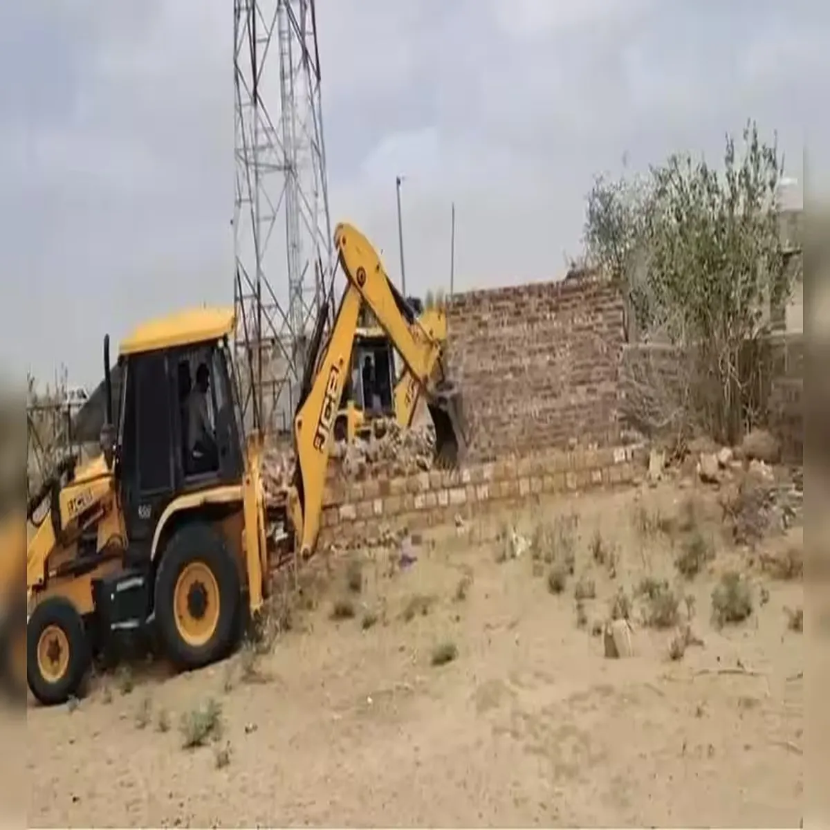 Encroachment delhi clears illegal shrine speed