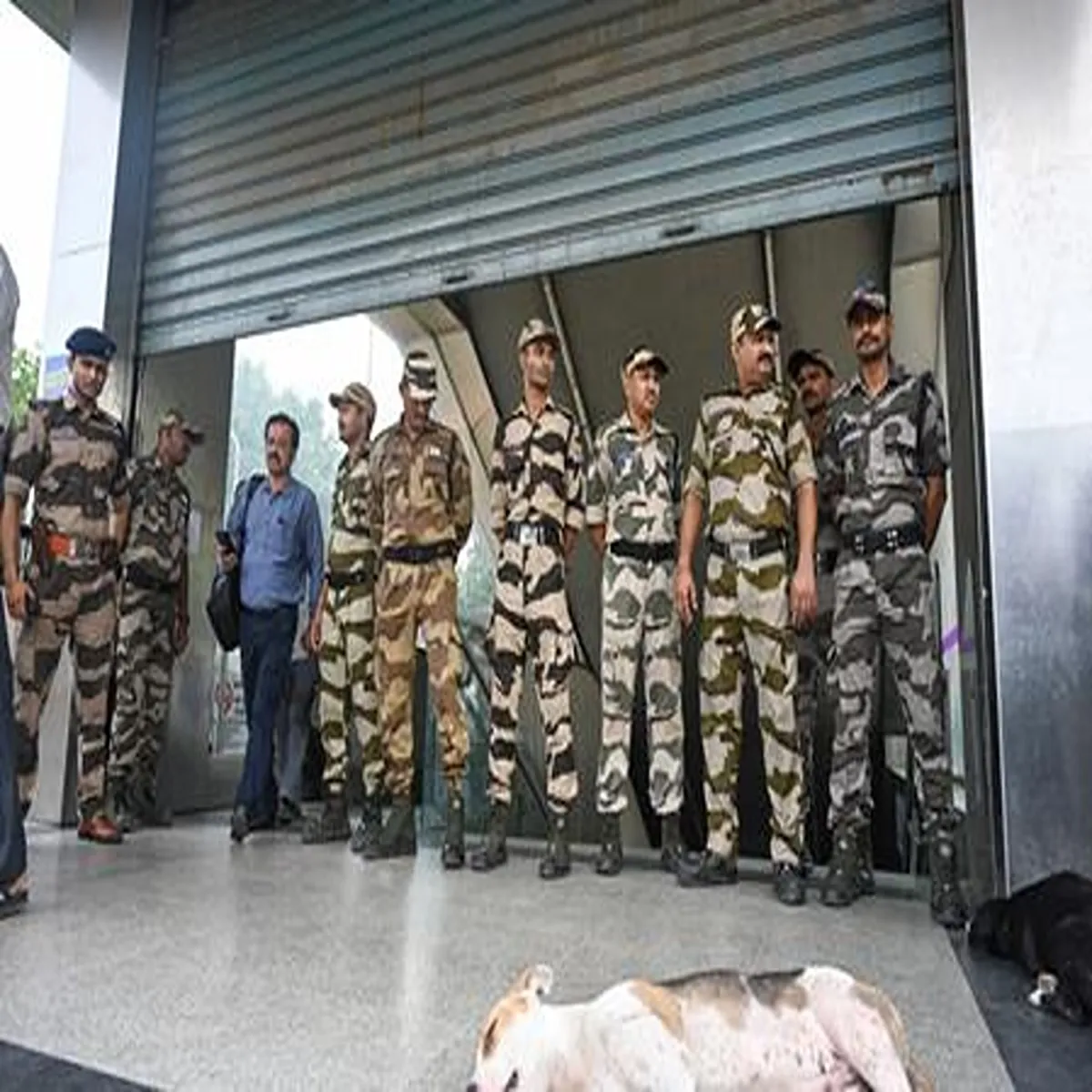 Metro sixteen delhi metro stations shut
