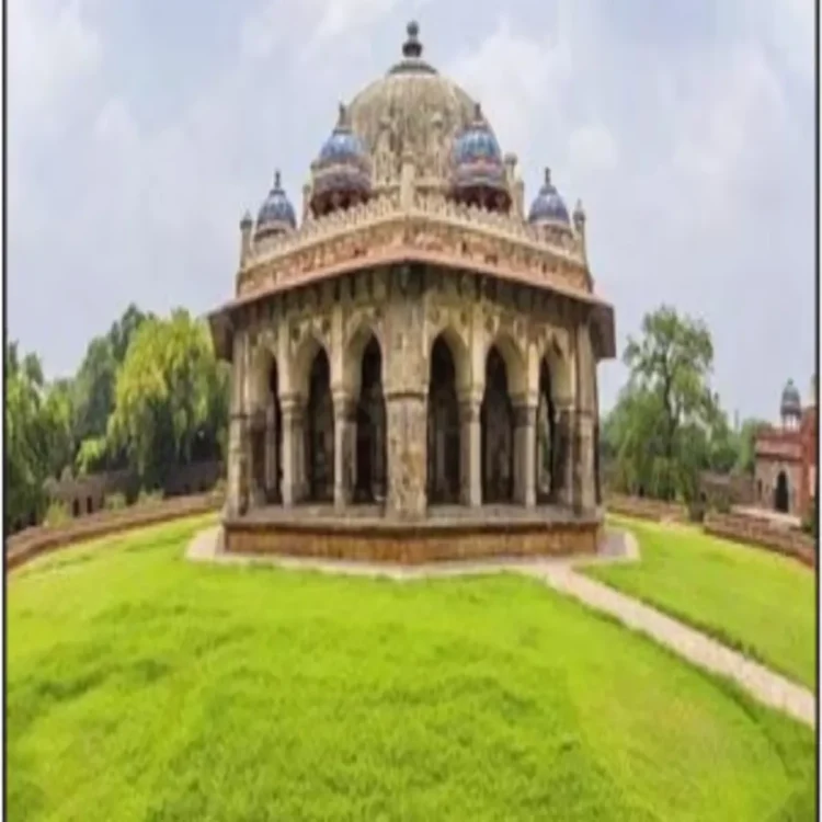 Delhi opens 75 monuments for conservation