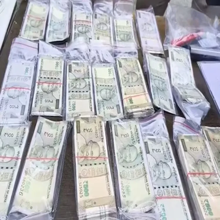 Delhi police counterfeit currency bust