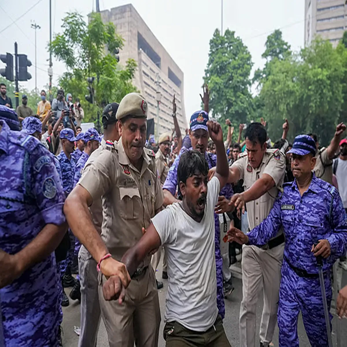 Delhipolice police reject viral claims protesters