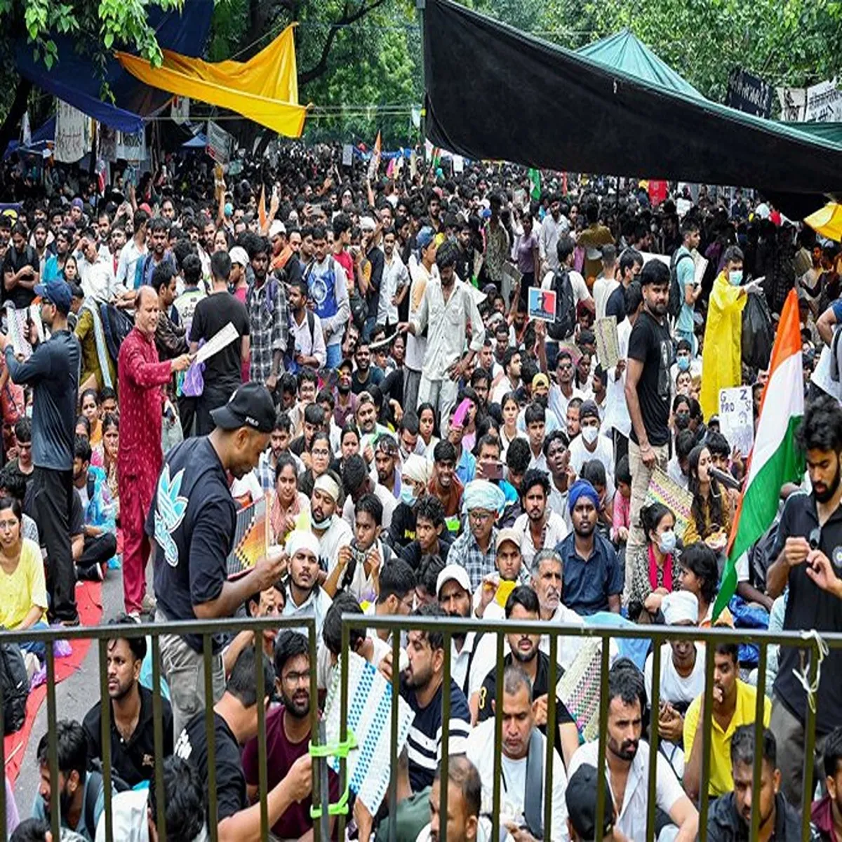 Security delhi police report injuries firs
