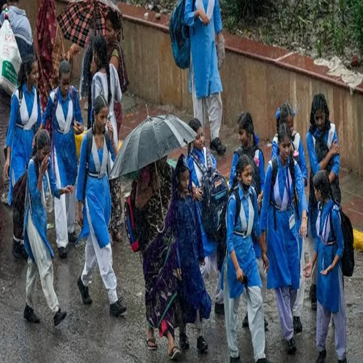 Delhi rain alert cloud cover persists