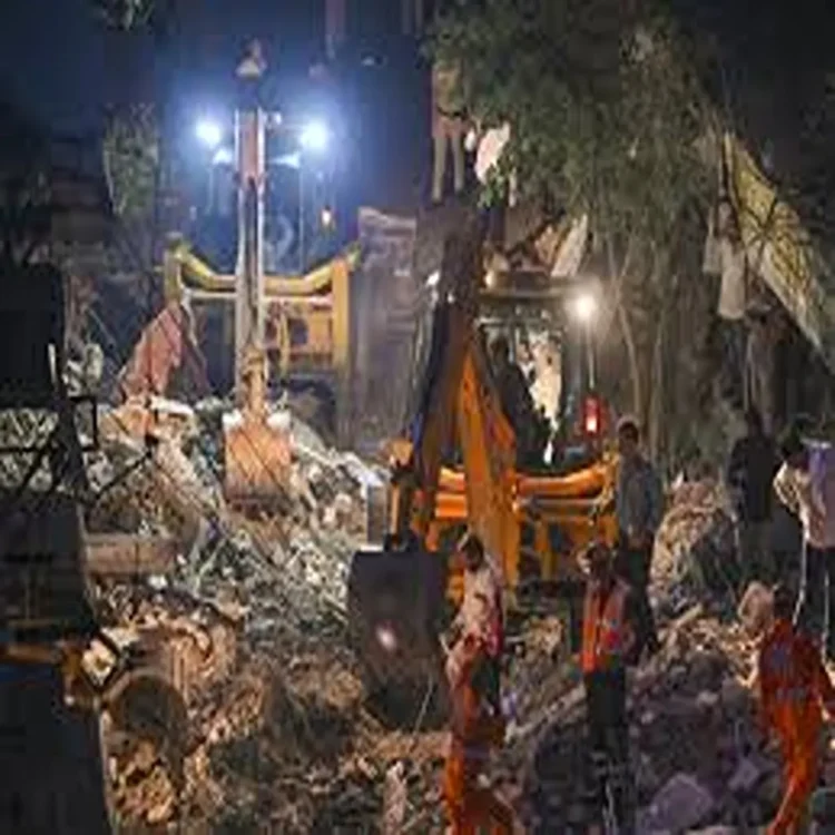 Delhi rohini building collapse rescue operation