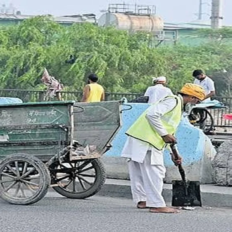 Delhi waste workers invisible workforce