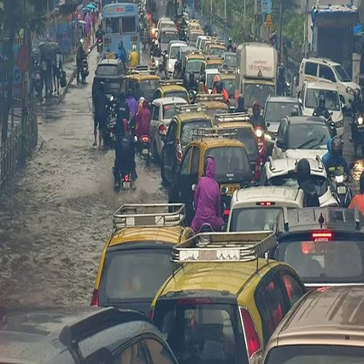 Delhi waterlogging 200 teams monsoon response