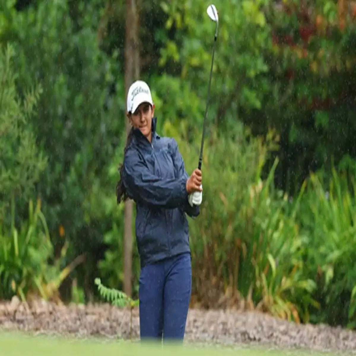 Golf indian duo stay strong contention