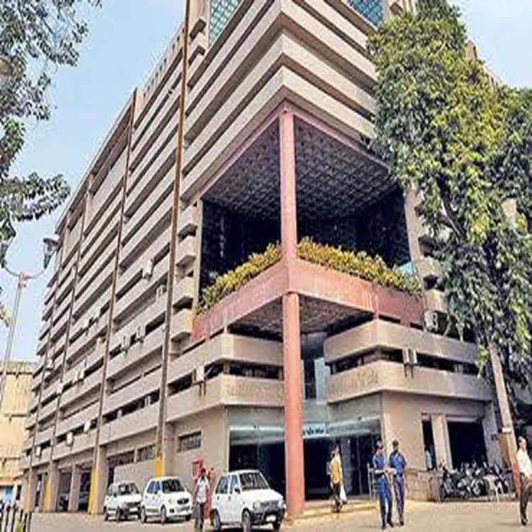 Gujarat civic police vip row update