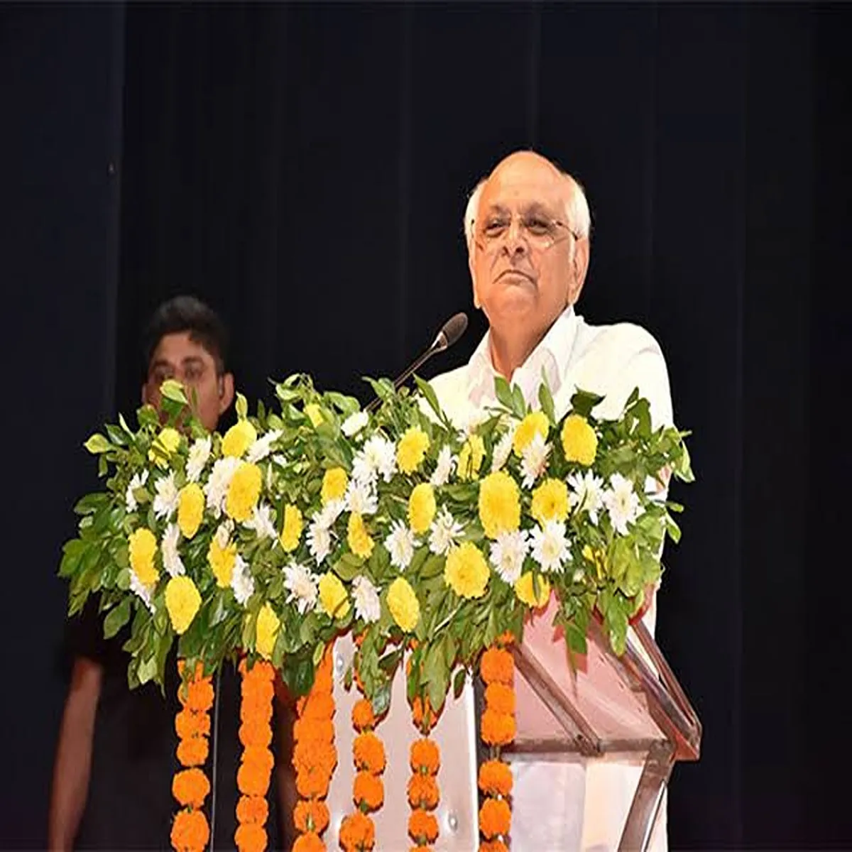 Development gujarat reaffirms commitment national growth