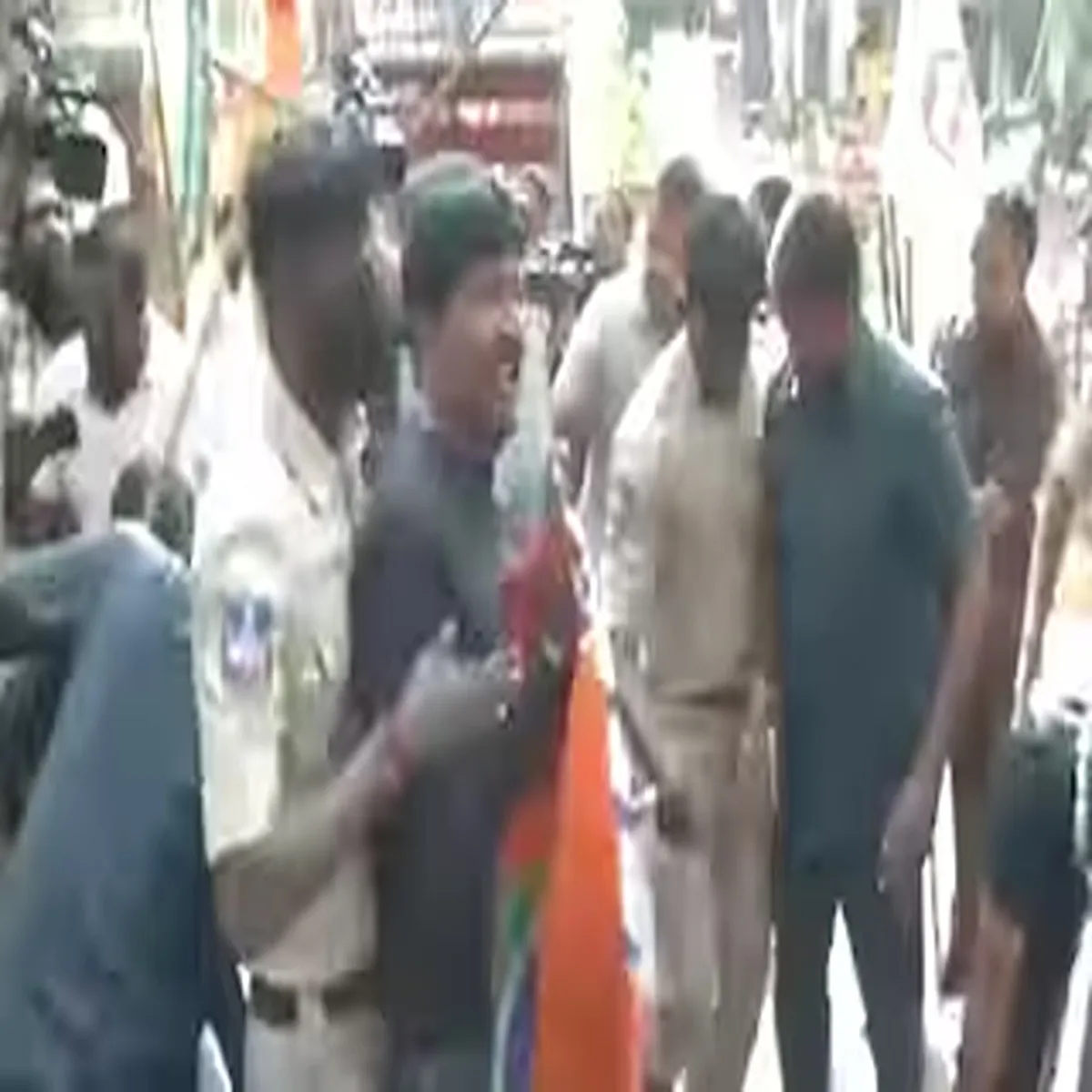 Hyderabadclash bjp congress workers face off