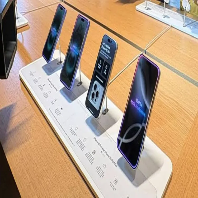 India smartphone shipments decline june quarter