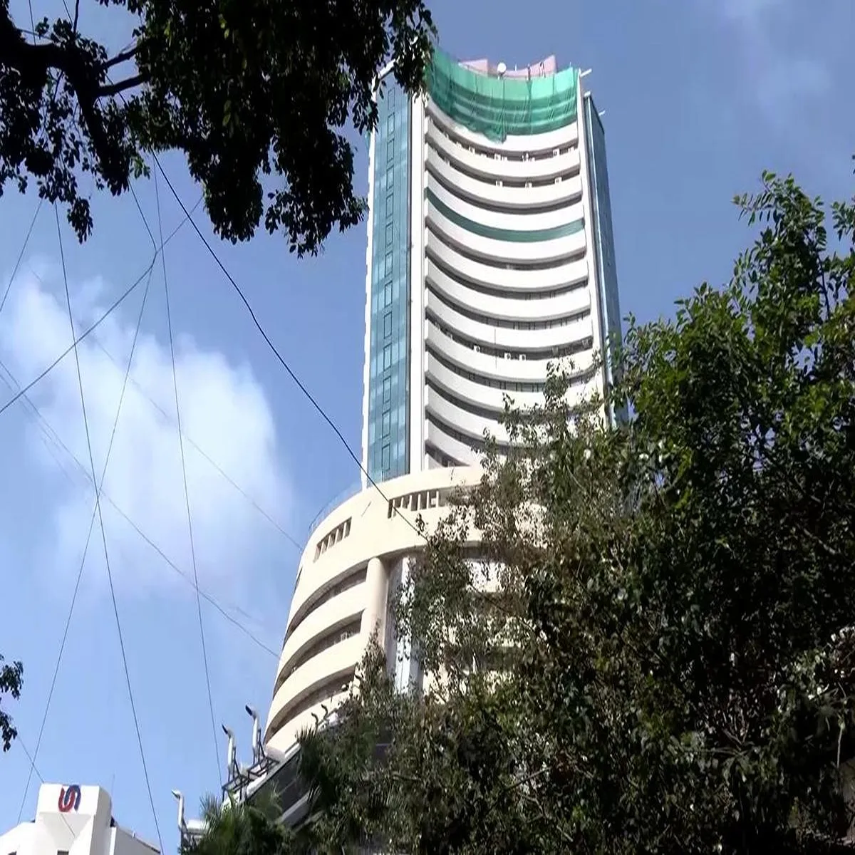 Stock market indian benchmark indices end