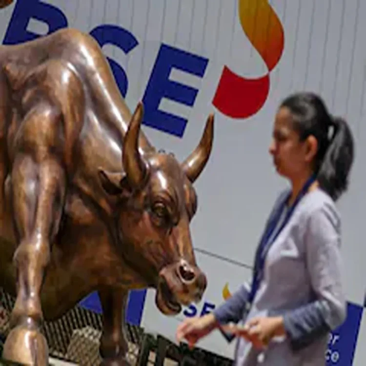 Indian equities rise on fii buying