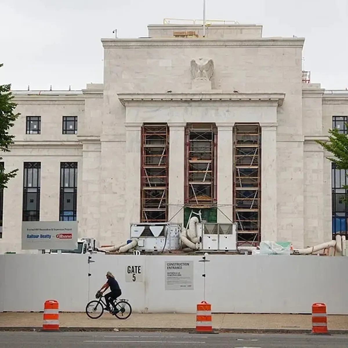 Inflation fed signals possible policy tightening