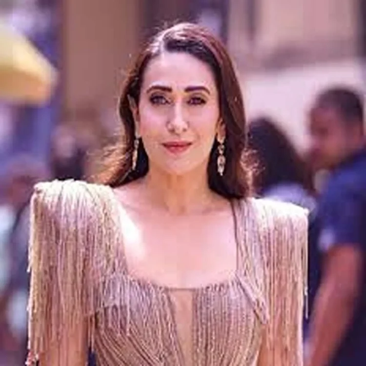 Karisma kapoor fevicreate young minds finale