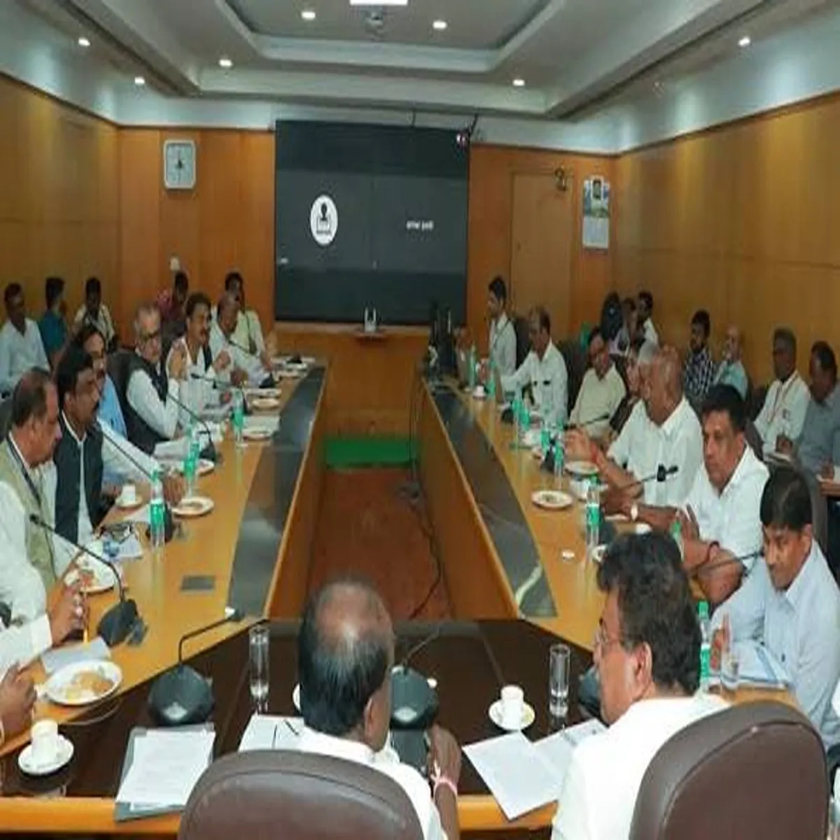Karnataka centre state reaffirm cooperation accelerate