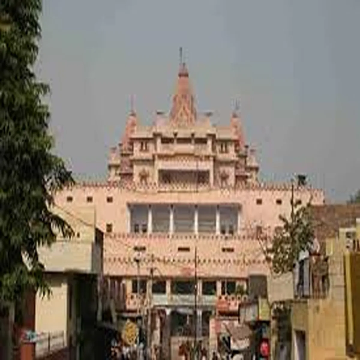 Krishna janmabhoomi controversial remarks cleric spark