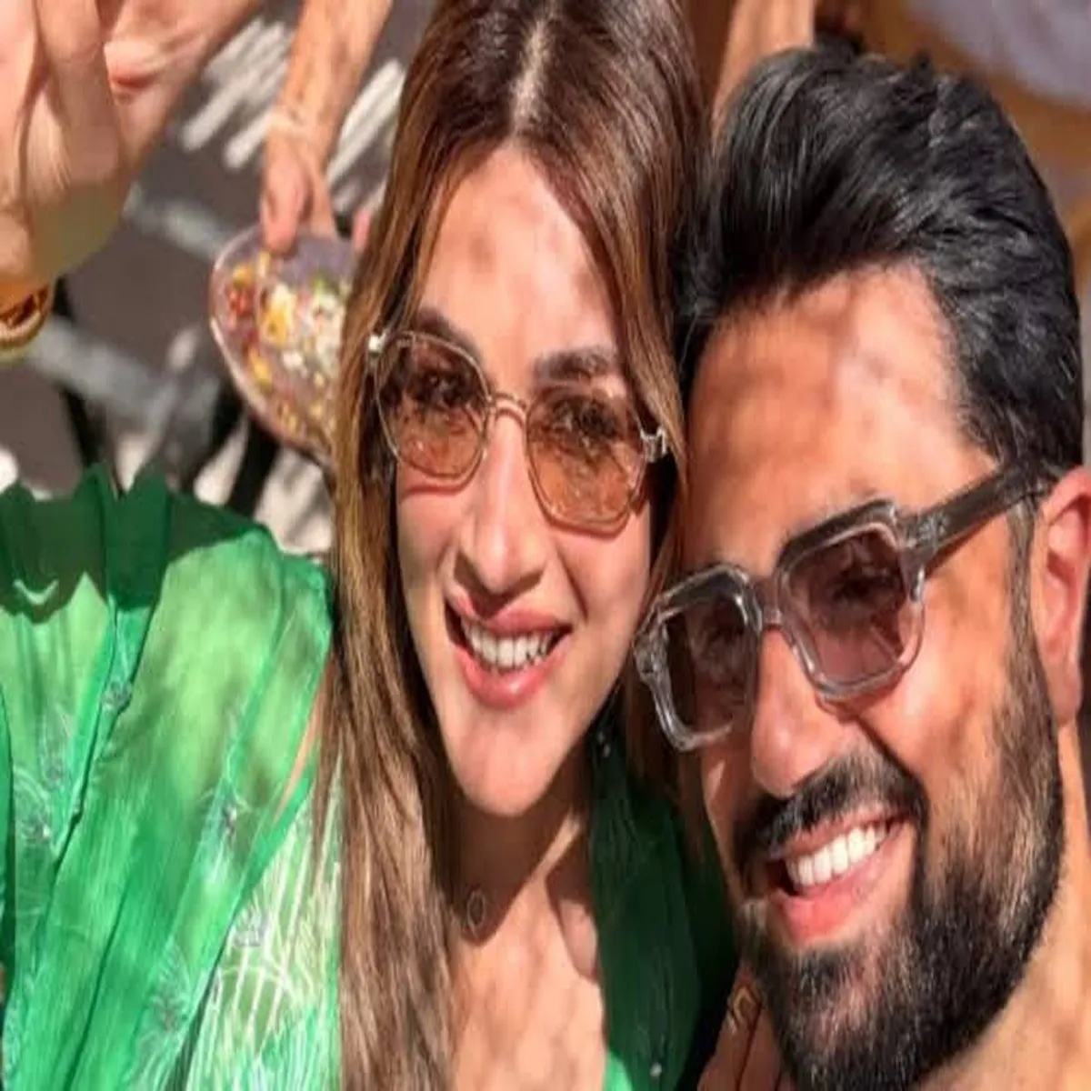 Kritisanon birthday wishes kabir bahia spark