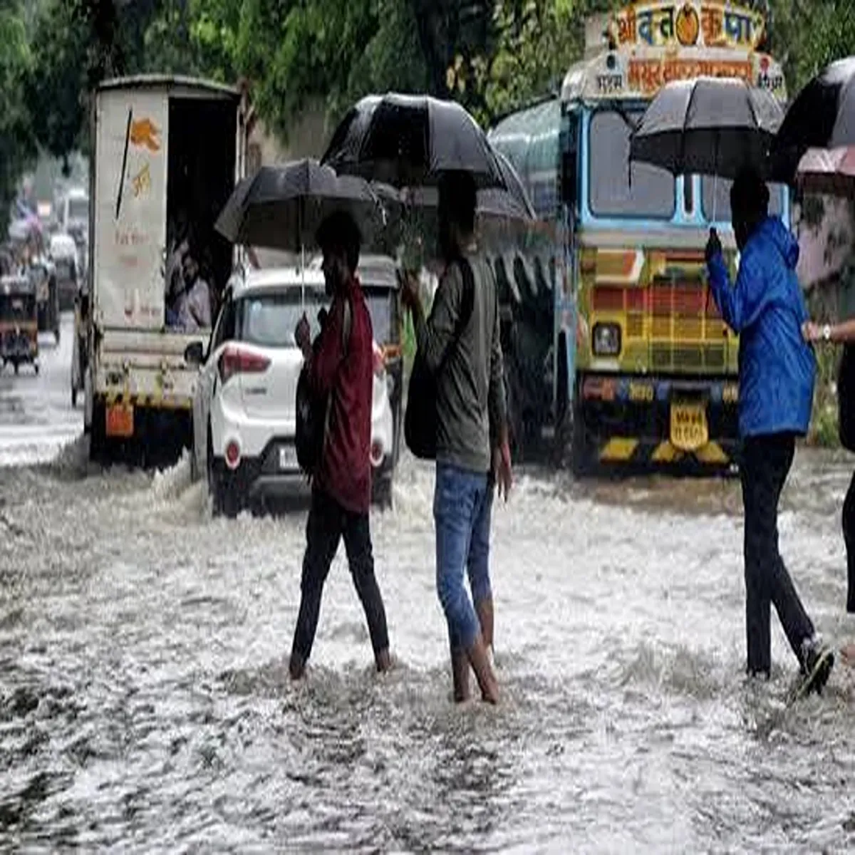 Monsoon maharashtra faces fatal flooding landslides