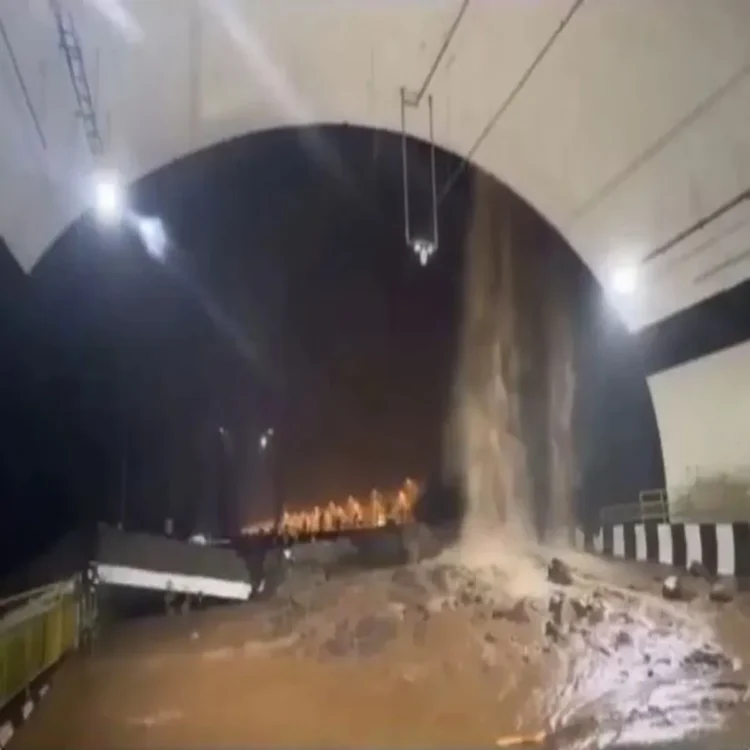 Maharashtra pune mumbai link road reopens