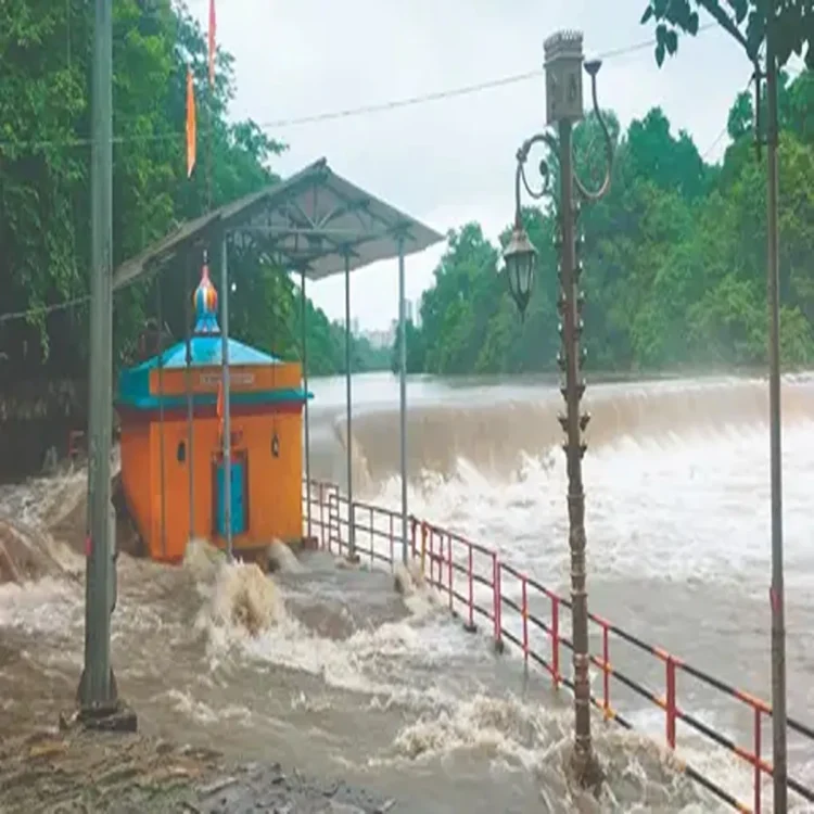 Maharashtra rains pawana river mumbai pune disruptions