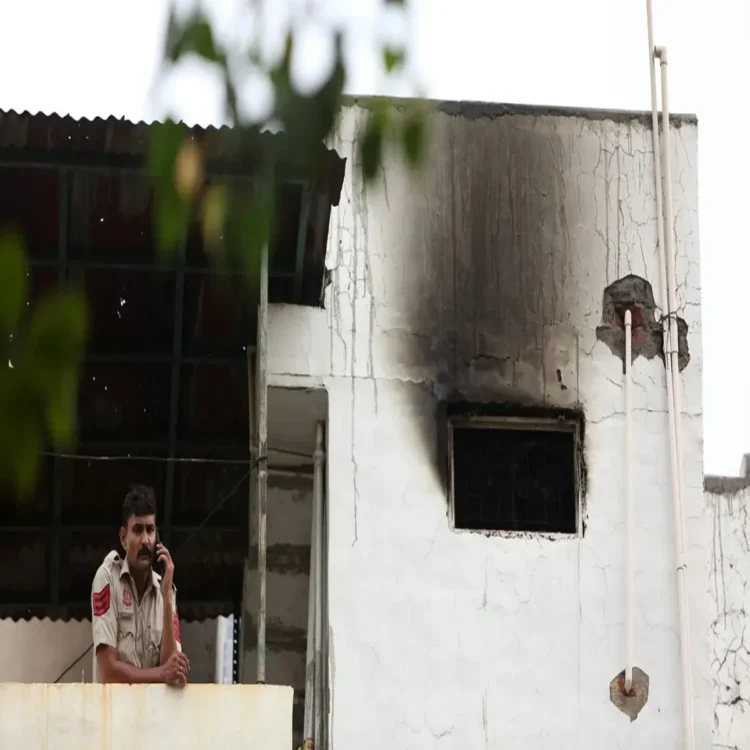 Mother two daughters die delhi house fire