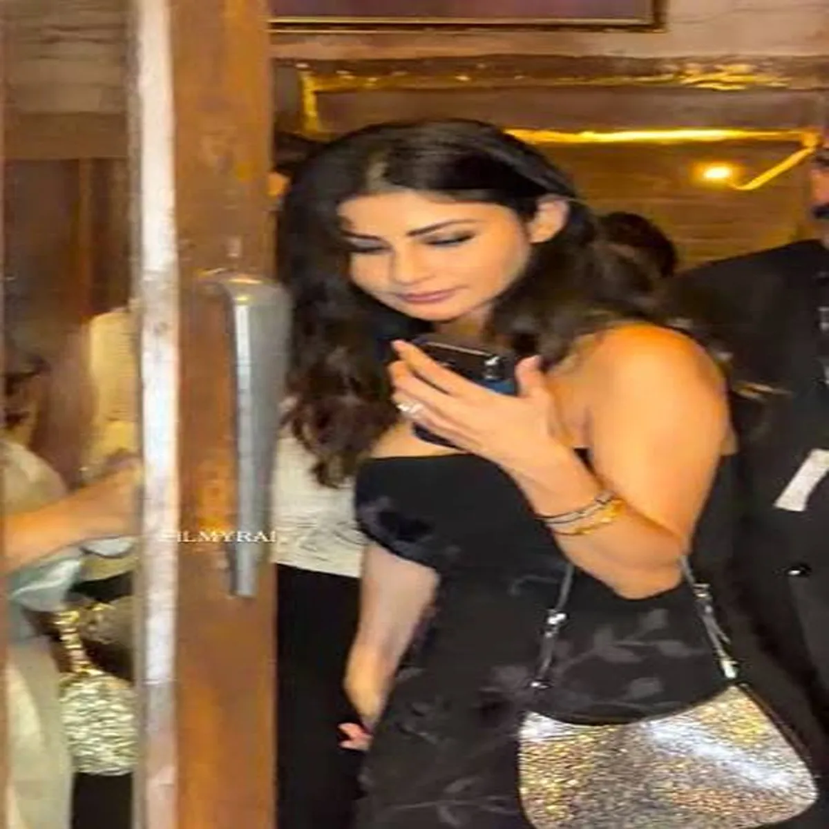 Mouni roy actress reacts strongly paparazzi