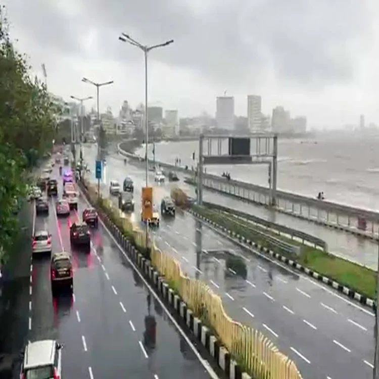 Mumbai rainfall western railway disruptions