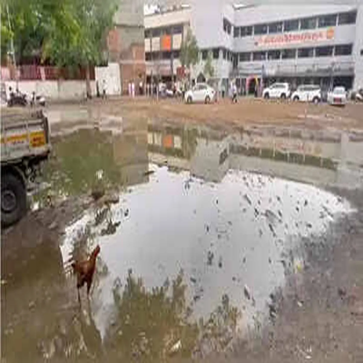 Flooding heavy rains leave nagpur school