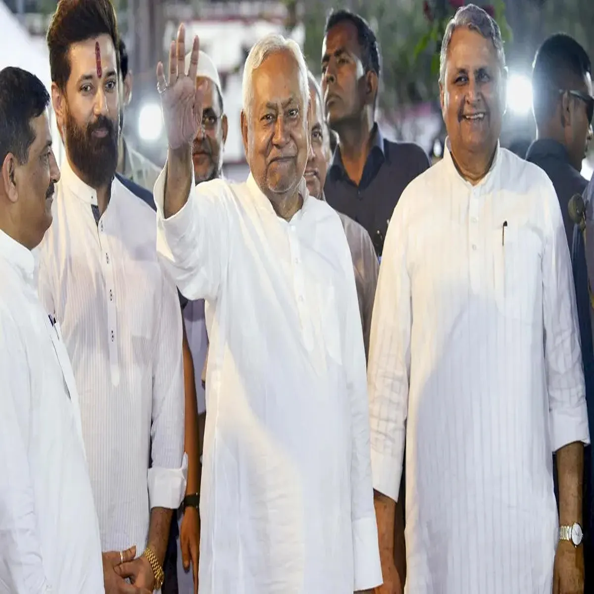 Bihar politics nitish kumar reviews headquarters