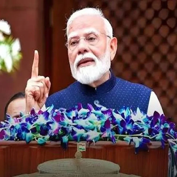 Pm modi fast track paper leak courts