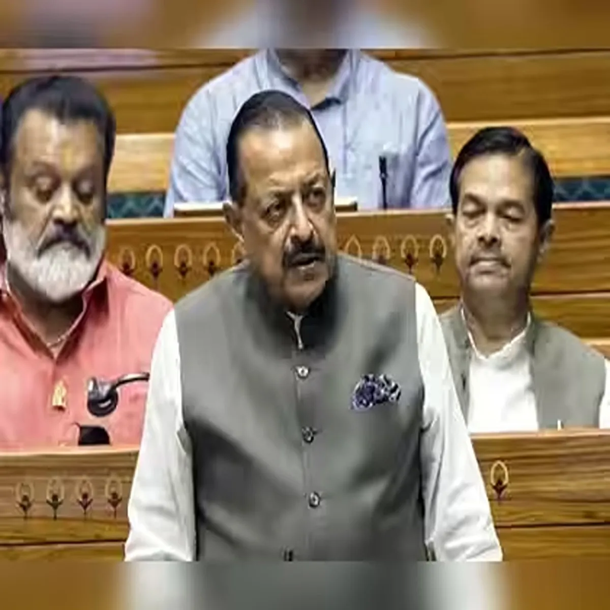 Politics jitendra singh questions rahul gandhi