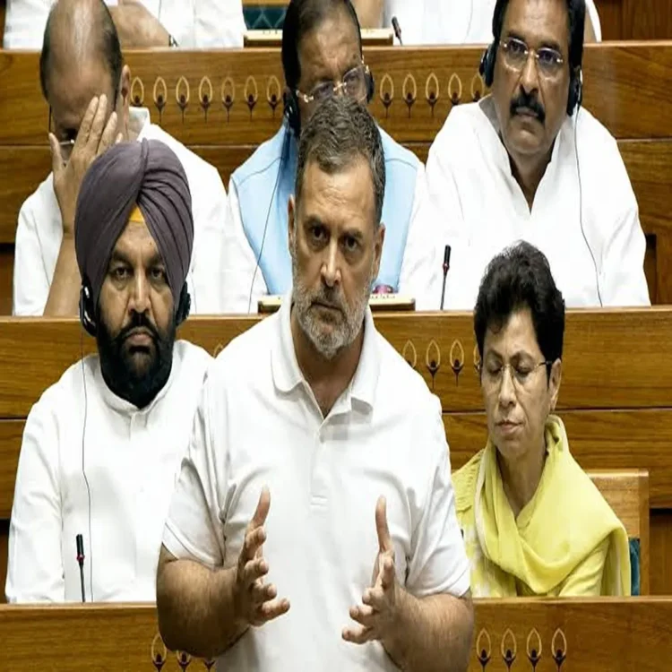 Rahul gandhi criticizes student protest police action