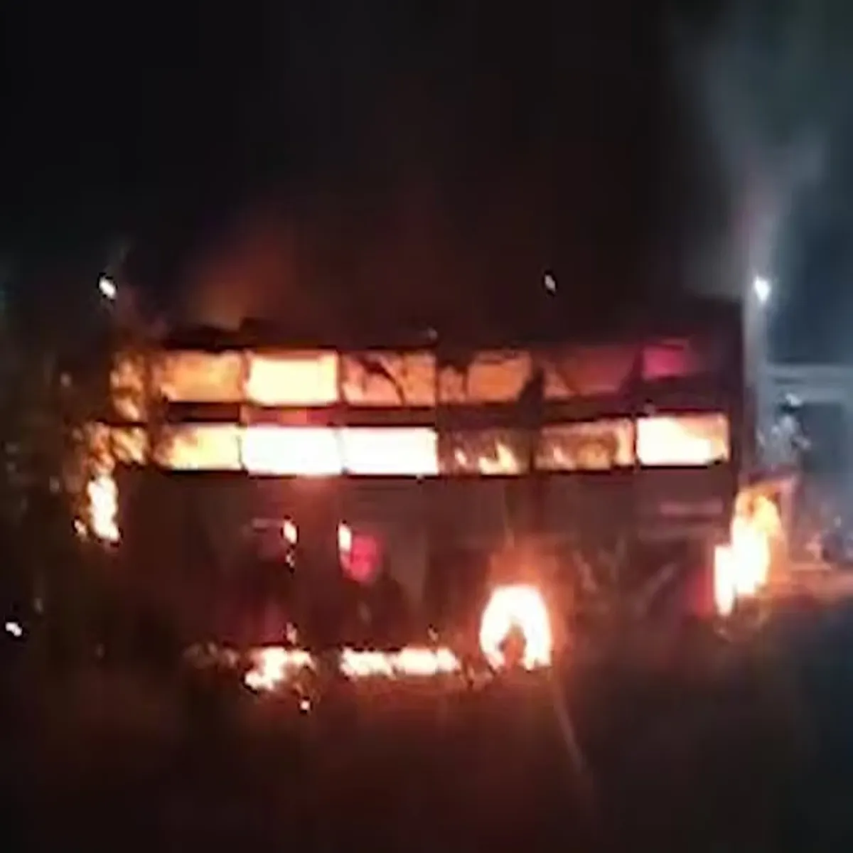Expressway six killed after bus bursts