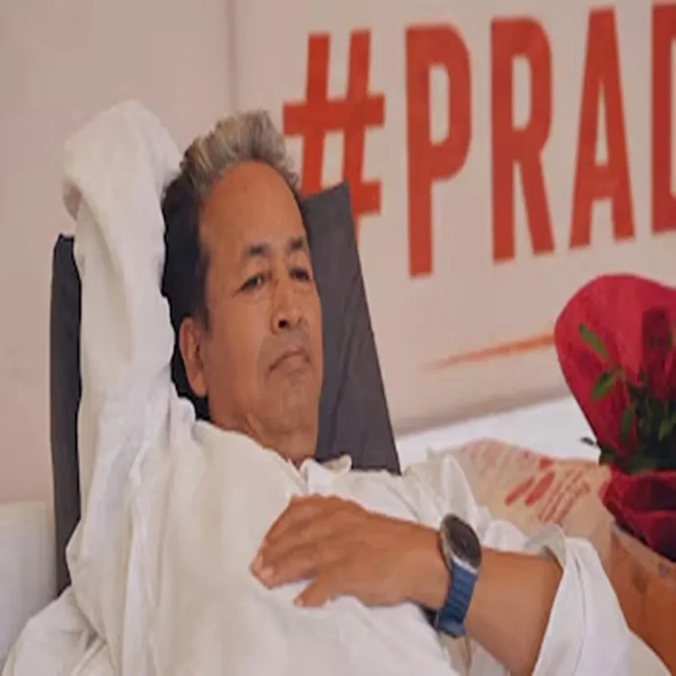 Shiv sena slams centre over wangchuk protest
