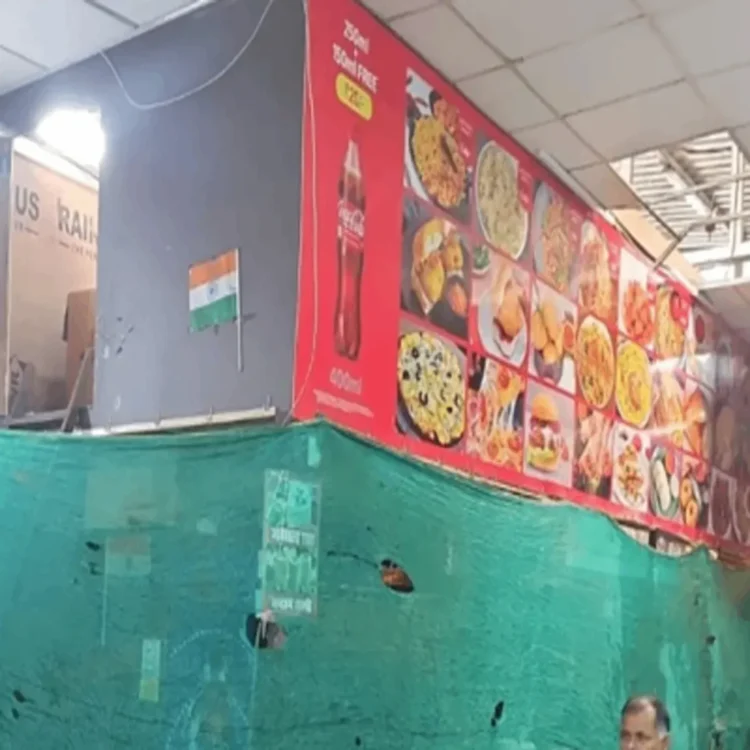 Thane station stall sealed hygiene violations