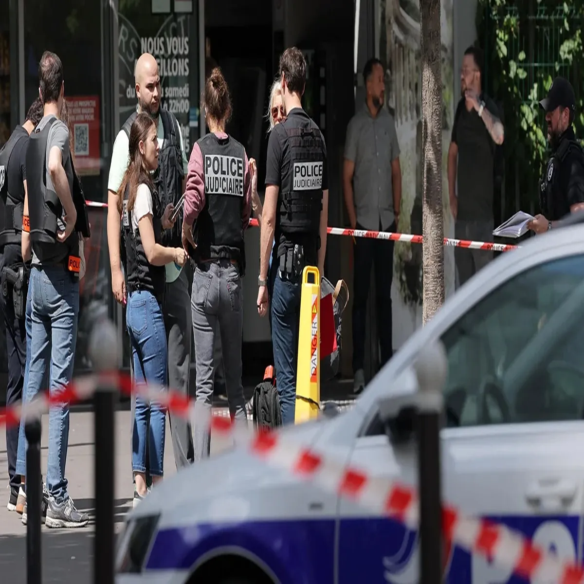 Parisknifeattack three injured after stabbing incident