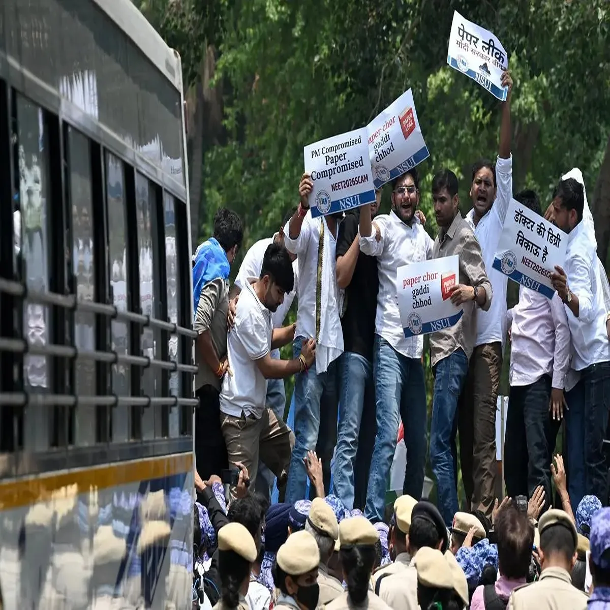 Opposition tmc dmk back congress protest