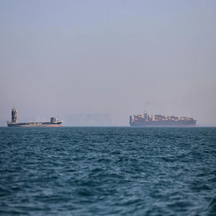 Us iran strikes strait of hormuz