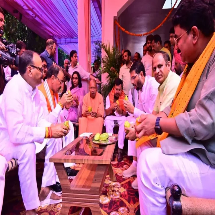Uttar pradesh bjp mango gathering lucknow