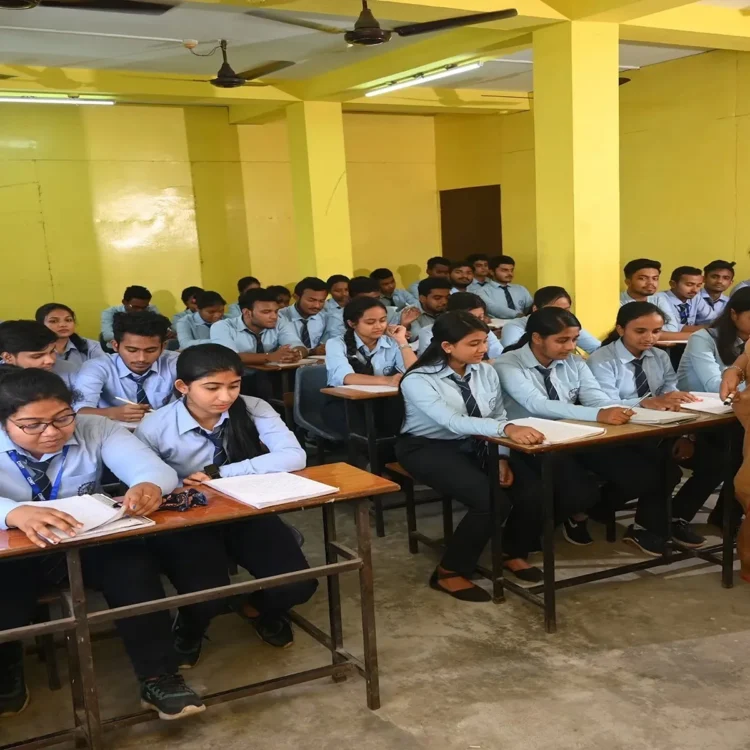 Vikaspuri school safety violations notice