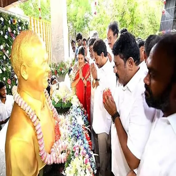 Ysr jagan tributes raja sekhara reddy idupulapaya