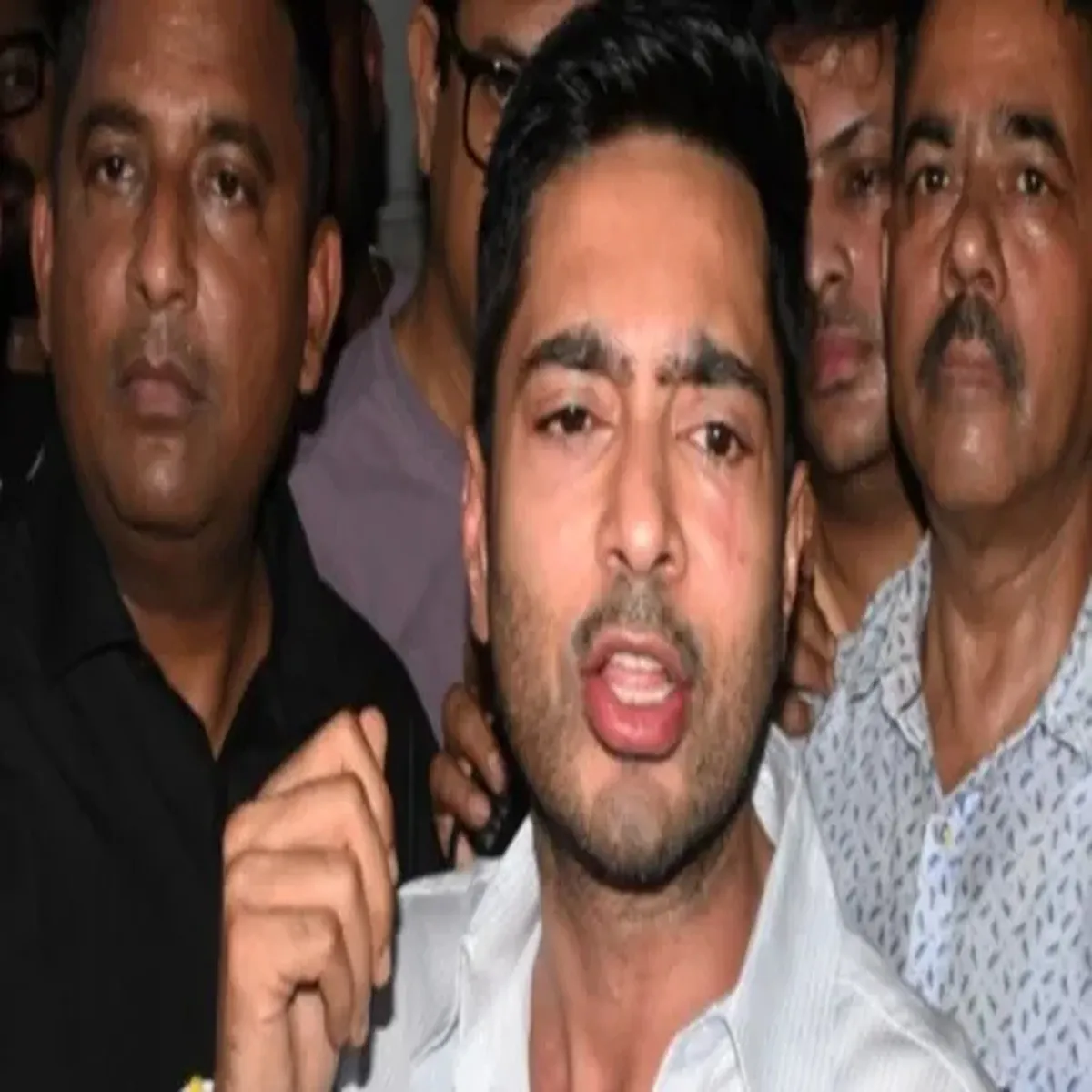 Cid abhishek banerjee aide sumit roy