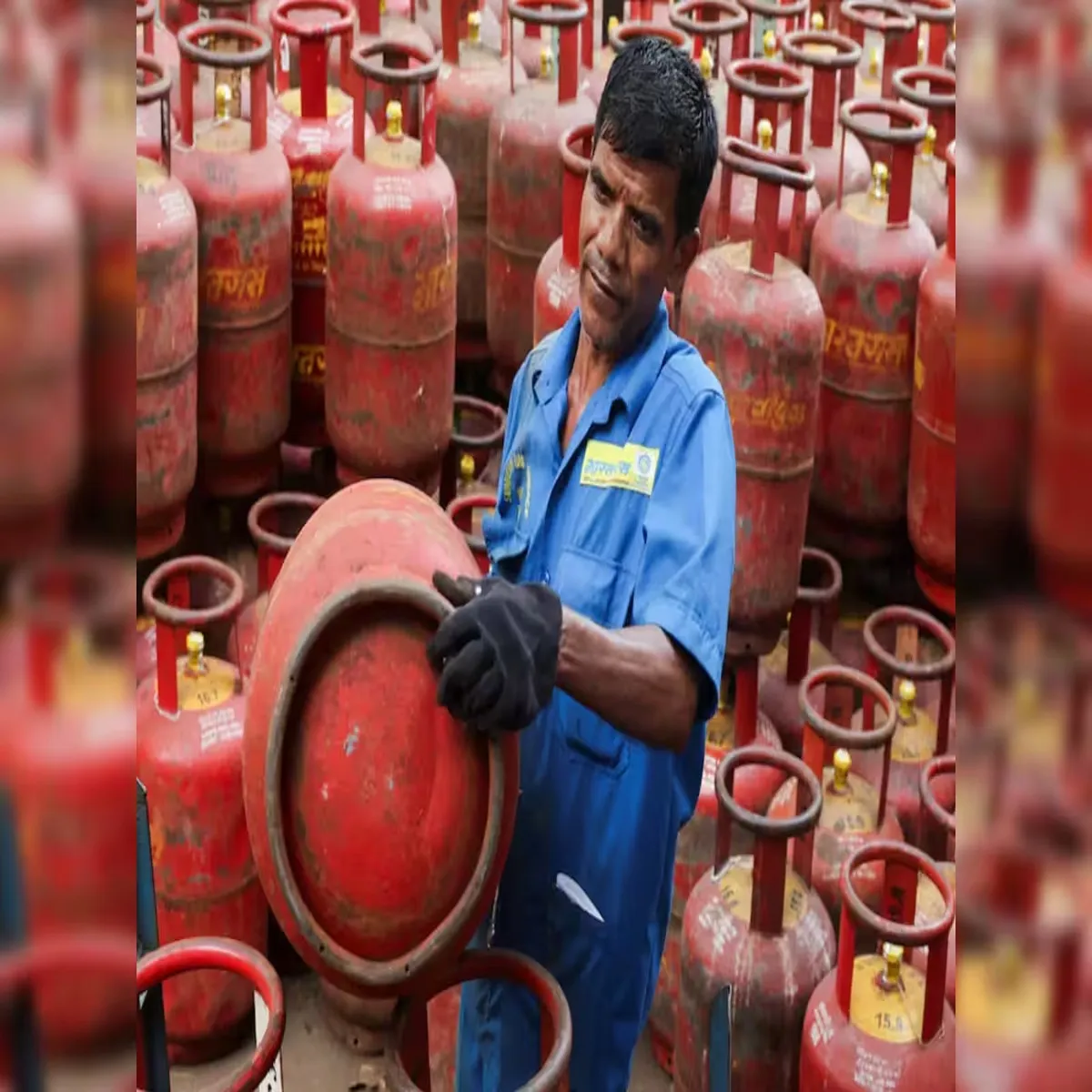 Lpg commercial cylinder prices cut delhi