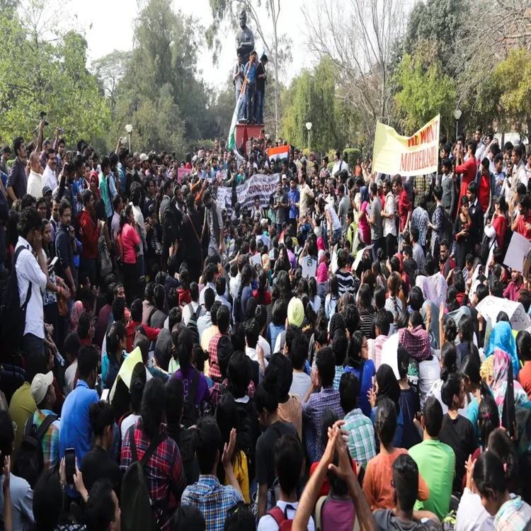 Delhi university student protest fees