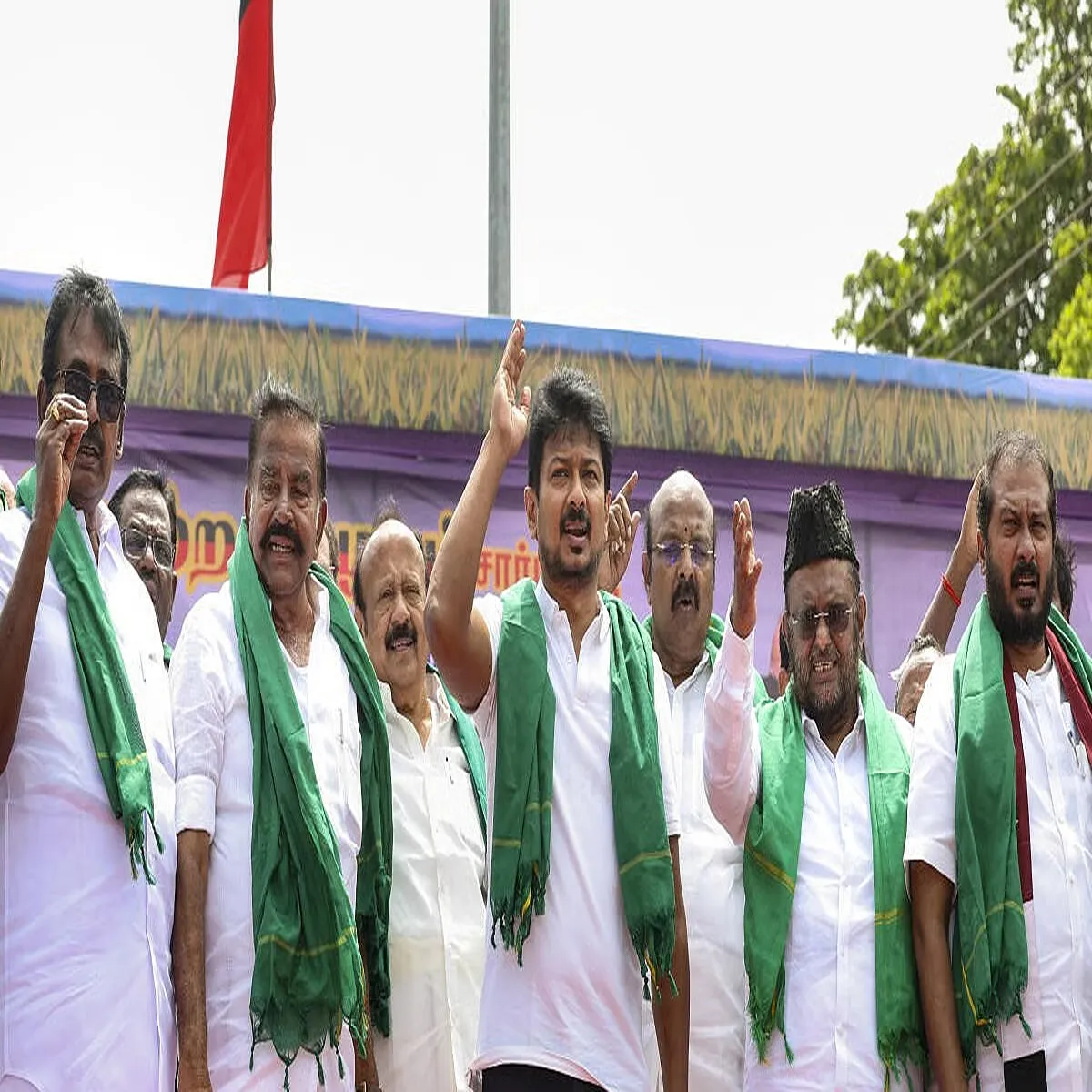 Cauvery dmk stages black shirt protest