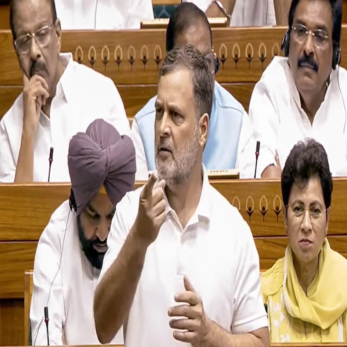 Education bjp criticises rahul gandhi over