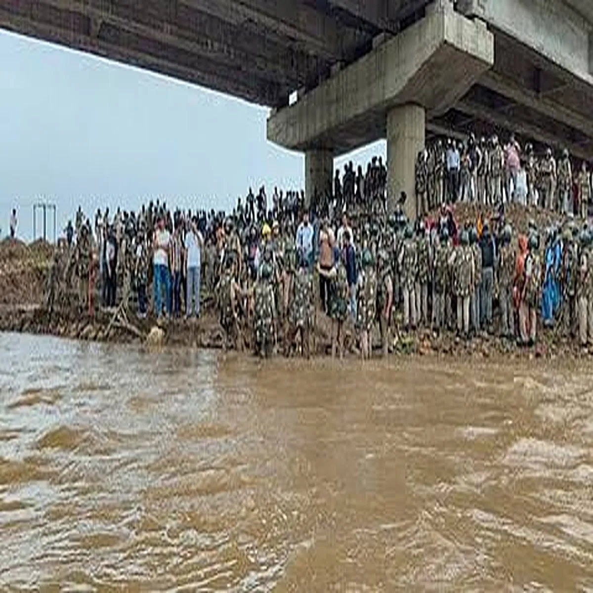 Noyyal river sewage treatment project remains
