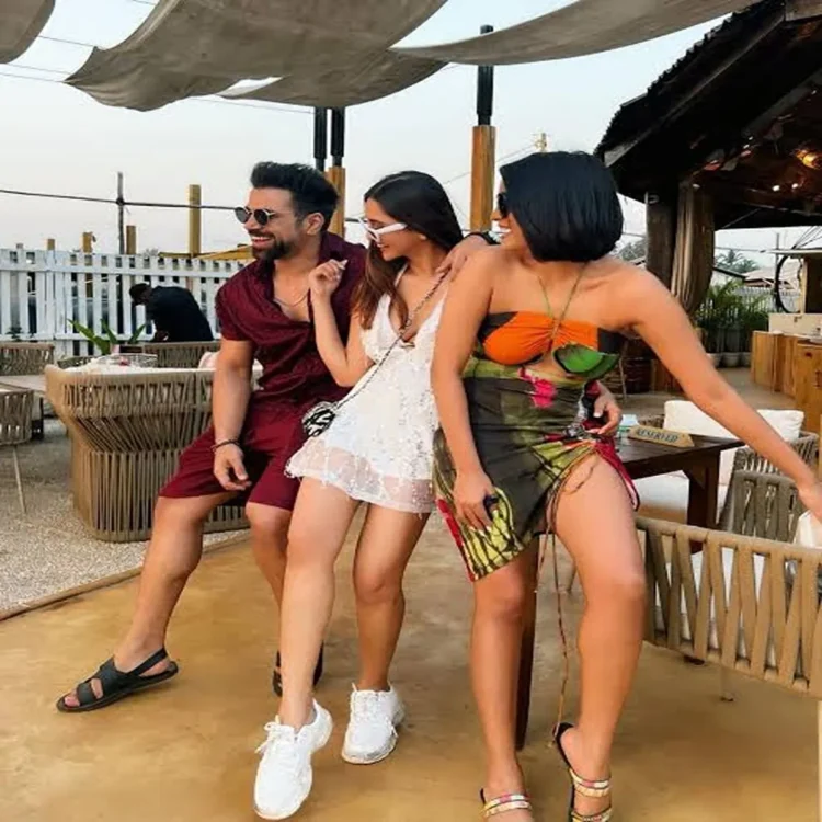 Rithvikk dhanjani beach vacation