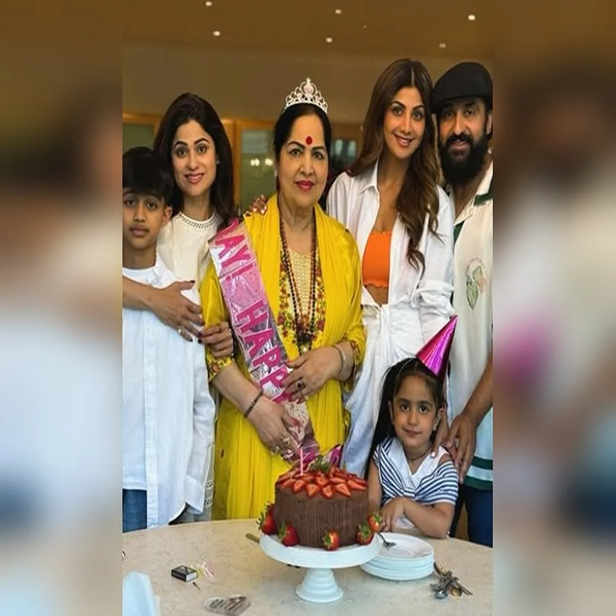 Celebrity news shilpa shetty celebrates mother